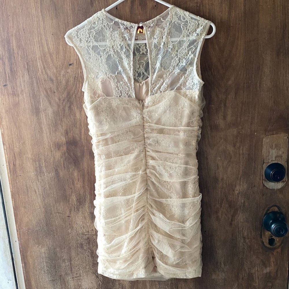 EN CREME Ruched LACE DRESS S - Picture 3 of 6